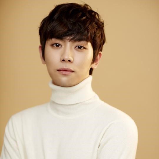 Today’s standout profile photo of Ahn Wooyeon on Choeaedol Celeb