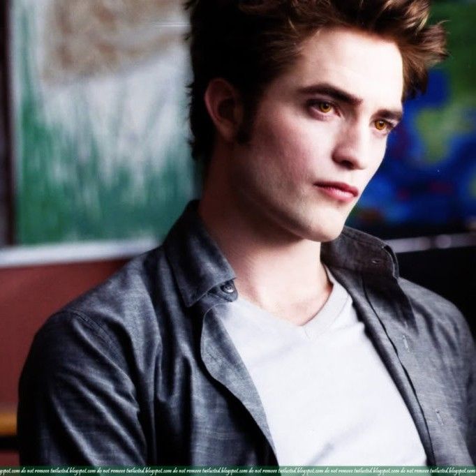 Top moment of Robert Pattinson selected by the fandom